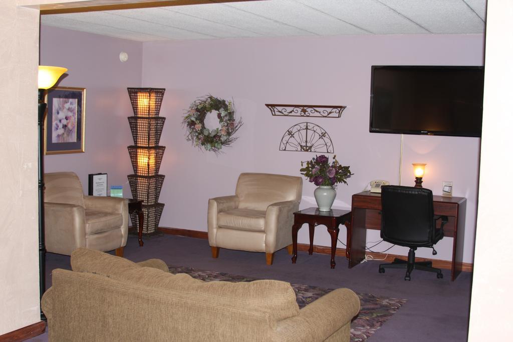 Gladstone Inn And Suites Jamestown Zewnętrze zdjęcie