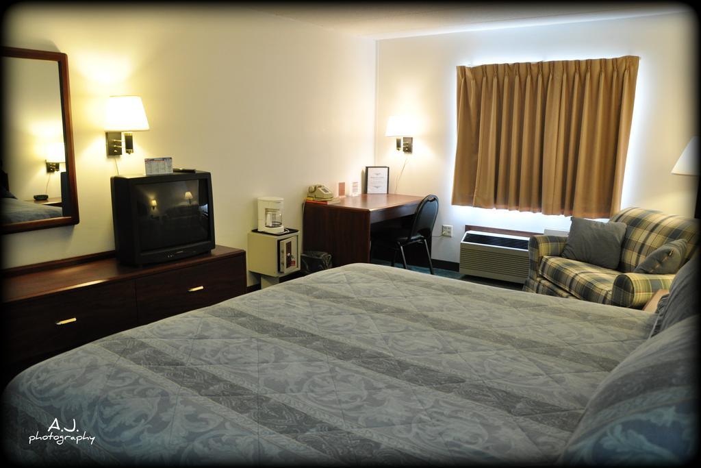 Gladstone Inn And Suites Jamestown Zewnętrze zdjęcie