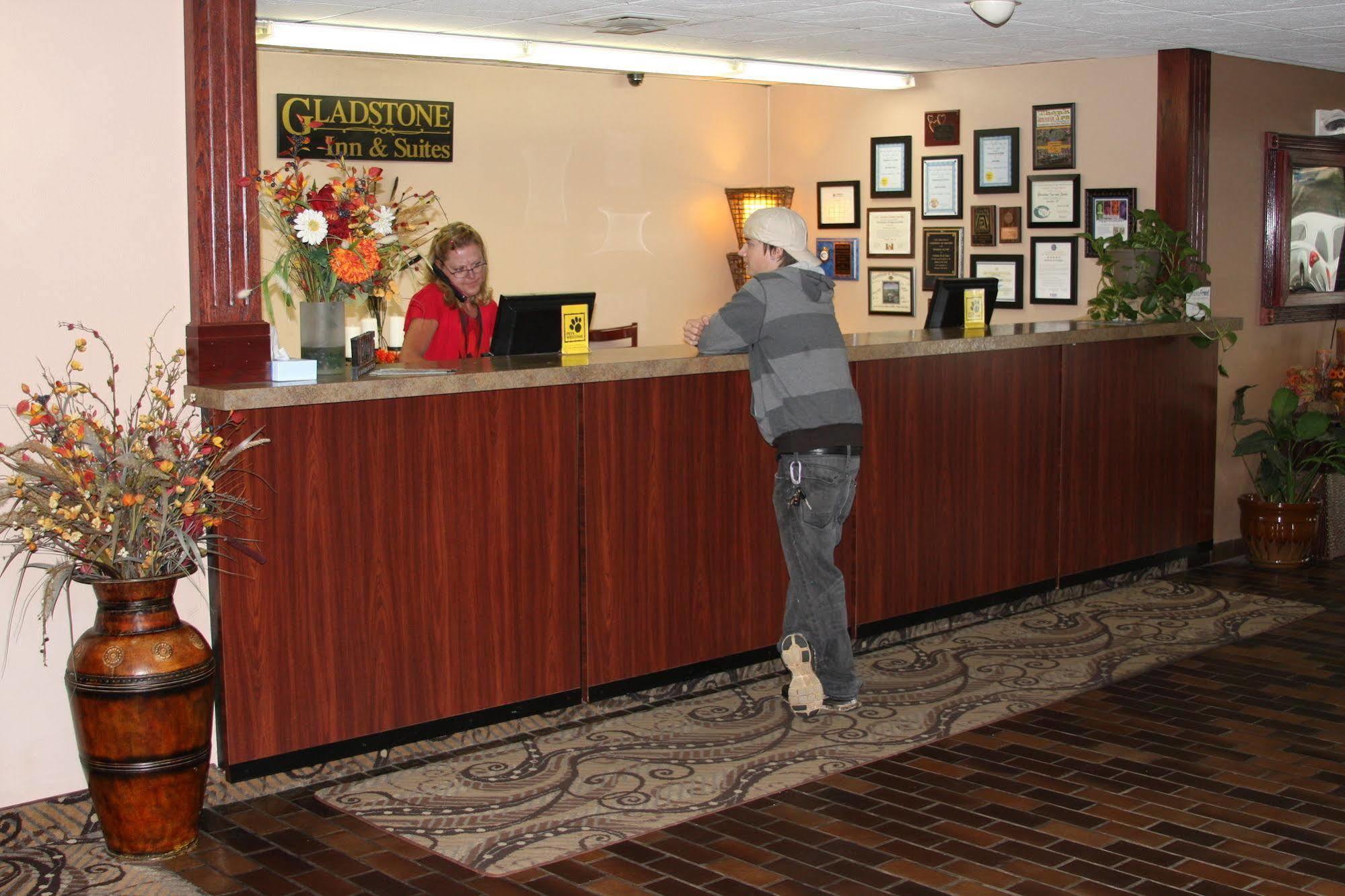 Gladstone Inn And Suites Jamestown Zewnętrze zdjęcie