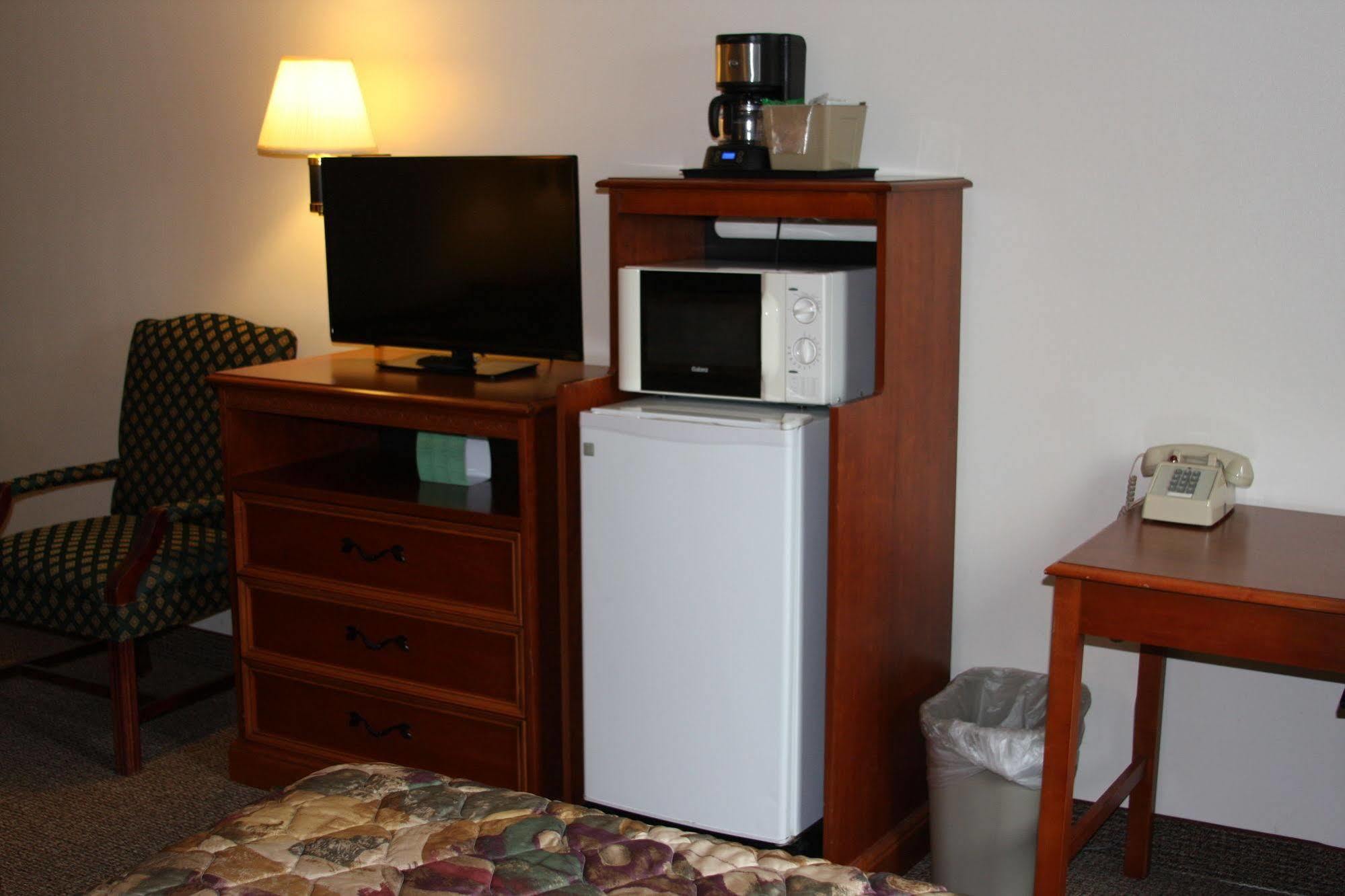 Gladstone Inn And Suites Jamestown Zewnętrze zdjęcie